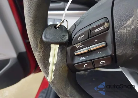 2020 Hyundai Elantra Se z USA, uszkodzony, nr VIN KMHD74LFXLU078833